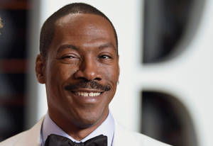 Eddie Murphy Glows At The Emmys 2020 Wallpaper