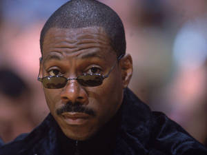 Eddie Murphy Stylish Sunglasses Wallpaper