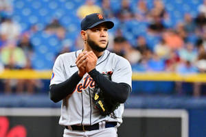 Eduardo Rodriguez Preparing Wallpaper