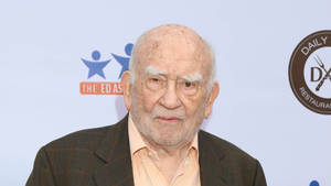 Edward Asner White Aesthetic Background Wallpaper