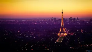 Eiffel Tower During Sunset Wallpaper