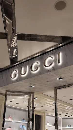 Elegant Design And Luxurious Amenities Come Together In This Stunning Aesthetic. Wallpaper