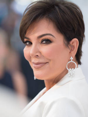 Elegant Kris Jenner In Profile View Wallpaper