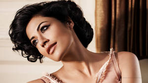 Elegant Model Jacqueline Fernandez Wallpaper