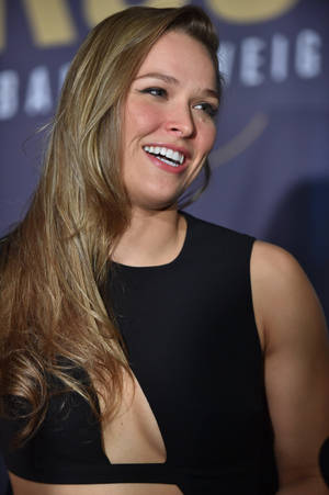 Elegant Ronda Rousey Wallpaper