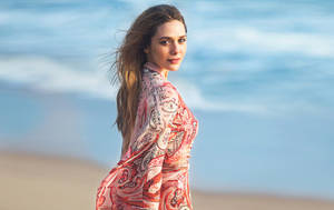 Elizabeth Olsen Beach Photoshoot Wallpaper