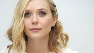 Elizabeth Olsen Close Up Wallpaper