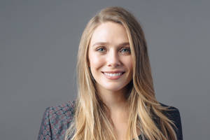 Elizabeth Olsen Mugshot Wallpaper