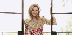 Ellen Pompeo In Floral Dress Wallpaper