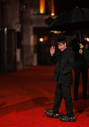 Elliot Page Red Carpet Walk Wallpaper