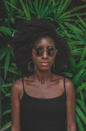 Embodying Elegance - A Captivating African Beauty Wallpaper