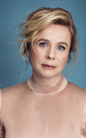 Emily Watson Lovely Portrait Wallpaper