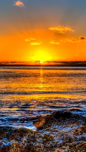 Enjoy The Picturesque Views Of Hawaii On Your Iphone Wallpaper