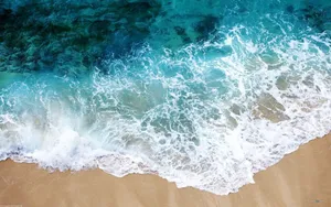 Enjoy The Summer Breeze While You Work With This Summer Laptop Wallpaper