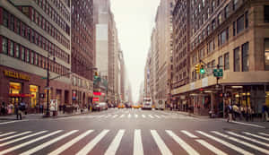 Enjoying New York City Street Scenes Wallpaper