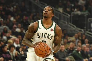 Eric Bledsoe Waits Momentum To Shoot Wallpaper