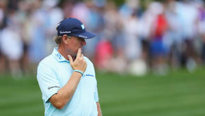 Ernie Els Looking To The Right Wallpaper