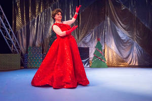 Ethel Merman Performing In A Bright Red Gown Wallpaper