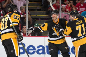 Evgeni Malkin Pittsburgh Penguins Team Laughing Wallpaper