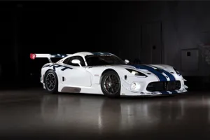 Eye-catching Dodge Viper Characterized By Sleek Design Wallpaper