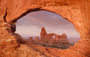 Eye Framing Delicate Arch Wallpaper