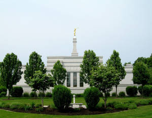 Facade Of Palmyra New York Temple Wallpaper