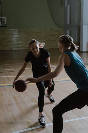 Female Basketball Physical Education Wallpaper