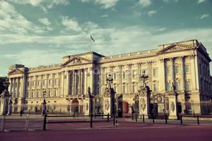 Filtered Buckingham Palace Wallpaper