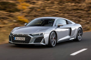 Floret Silver Audi R8 Coupe Wallpaper