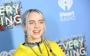 Follow Your Dreams And Always Wear A Smile! Wallpaper