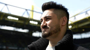 Football Player Ilkay Gundogan Up-close Wallpaper