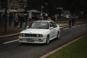 Ford Iphone White Wallpaper