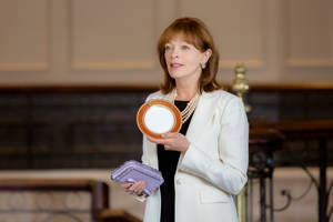 Frances Fisher Holding Plate Wallpaper