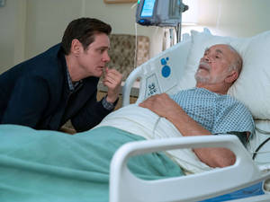 Frank Langella And Jim Carrey In The Movie 