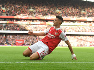 Gabriel Martinelli Slide Celebration Wallpaper