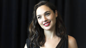 Gal Gadot In Black Dress Wallpaper