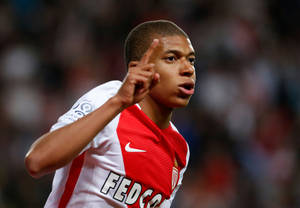 Game Signals Kylian Mbappe Wallpaper
