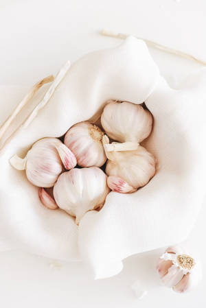 Garlic Vegetable Herb In White Soft Linen Wallpaper