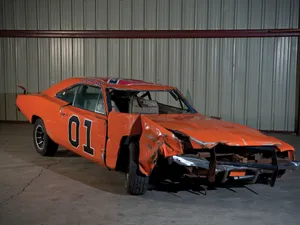 General Lee Broken Car Wallpaper