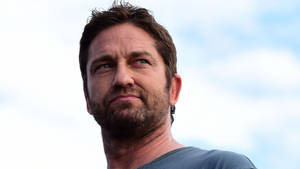 Gerard Butler Grand Marshal At Daytona 500 Wallpaper