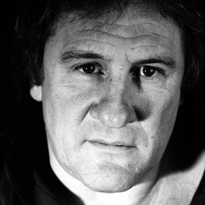 Gérard Depardieu Black And White Serious Wallpaper