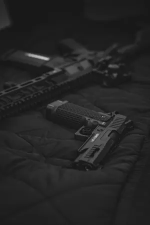 Ghetto Hood Two Guns Wallpaper