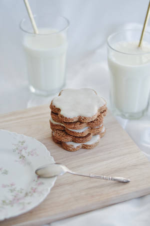 Gingerbread Cookies With Milk Wallpaper