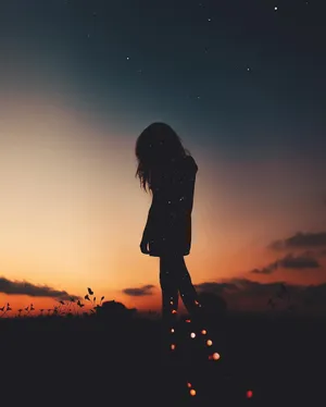 Girl Aesthetic Glowing Star Wallpaper