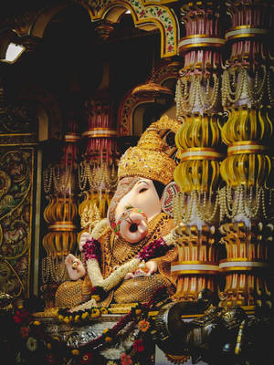 God Mobile Ganesha Shrine Wallpaper