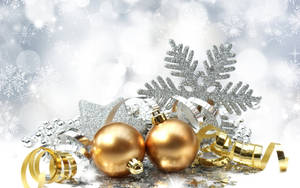 Gold Christmas Balls Silver Snowflakes Wallpaper