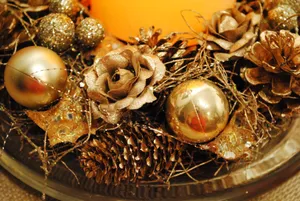 Gold Christmas Decorations Wallpaper