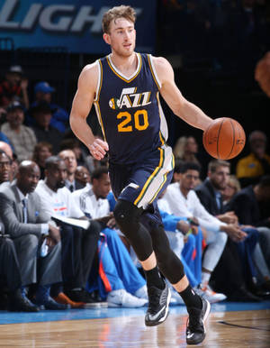 Gordon Hayward Jazz Ball Dribble Wallpaper