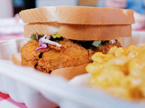 Gourmet Mac And Cheese With Chicken Sandwich Wallpaper