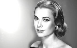 Grace Kelly's Classic Elegance Wallpaper